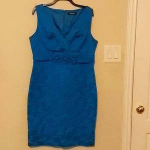 Women's party dress size 14. Color-Blue